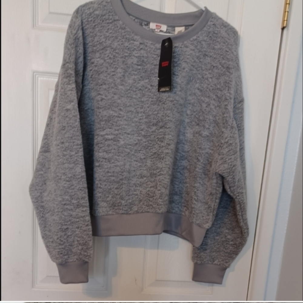 Levis  pullover sweater